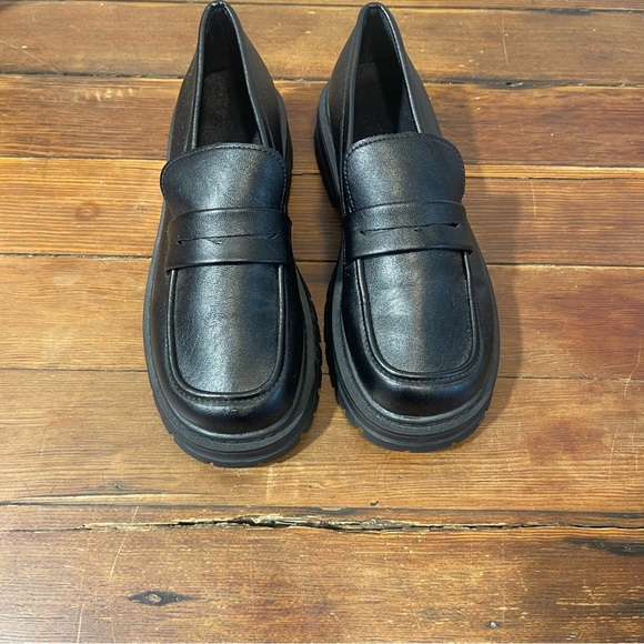 Black Penny Loafers Classic size 41 new without tags - Picture 1 of 6
